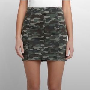 Free People camo mini skirt; size 8; worn once